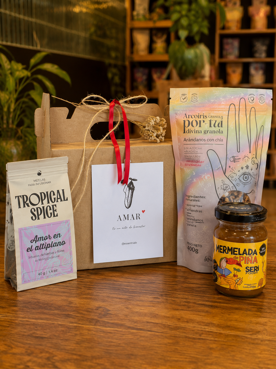 Kit Desayuno Saludable con granola artesanal, mermelada de piña e infusión Tropical Spice en caja de regalo
